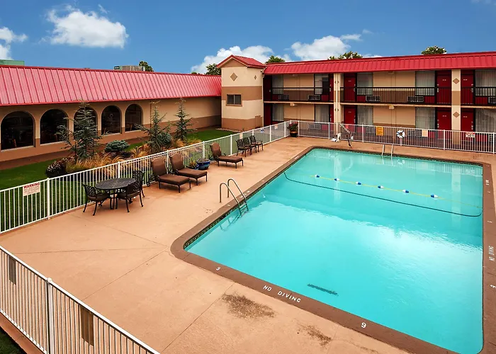 Hotel Western Airport 3*