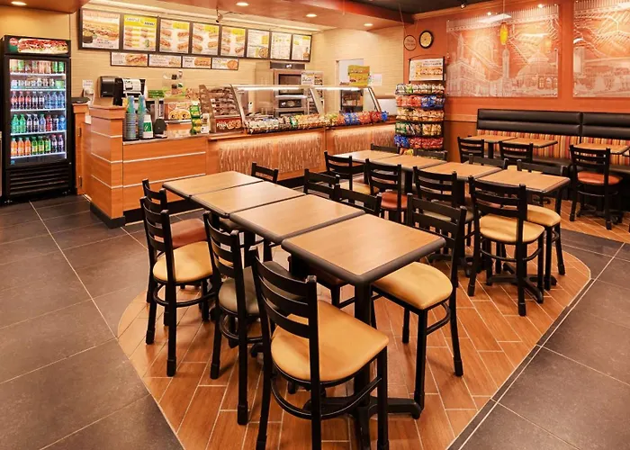 Hotel Western Airport 3*