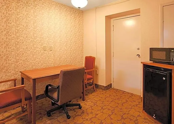 Western Airport 3*